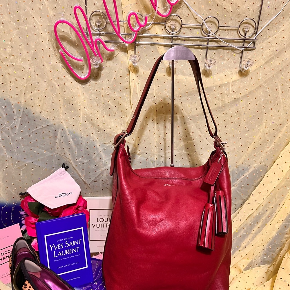 Coach Legacy Duffle shoulder bag in red leather with a zip closure